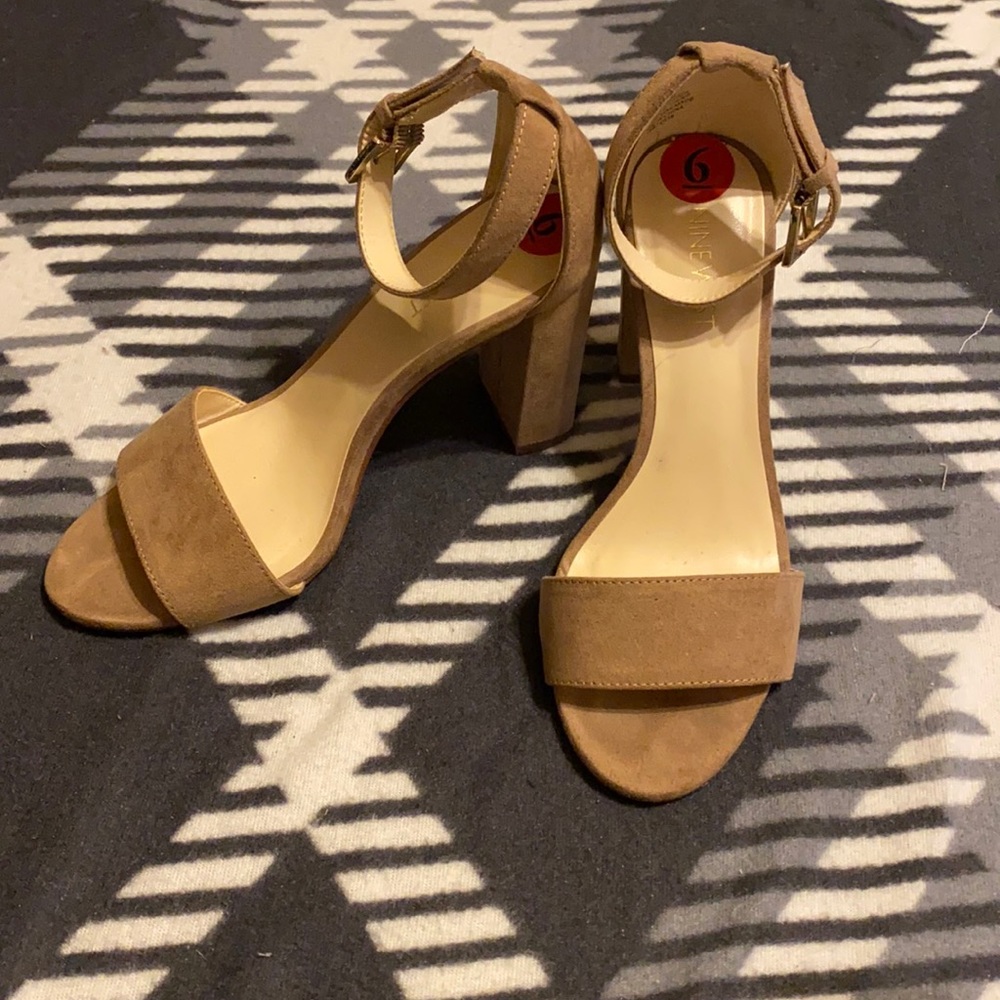 Nine West Suede Heels *EUC*